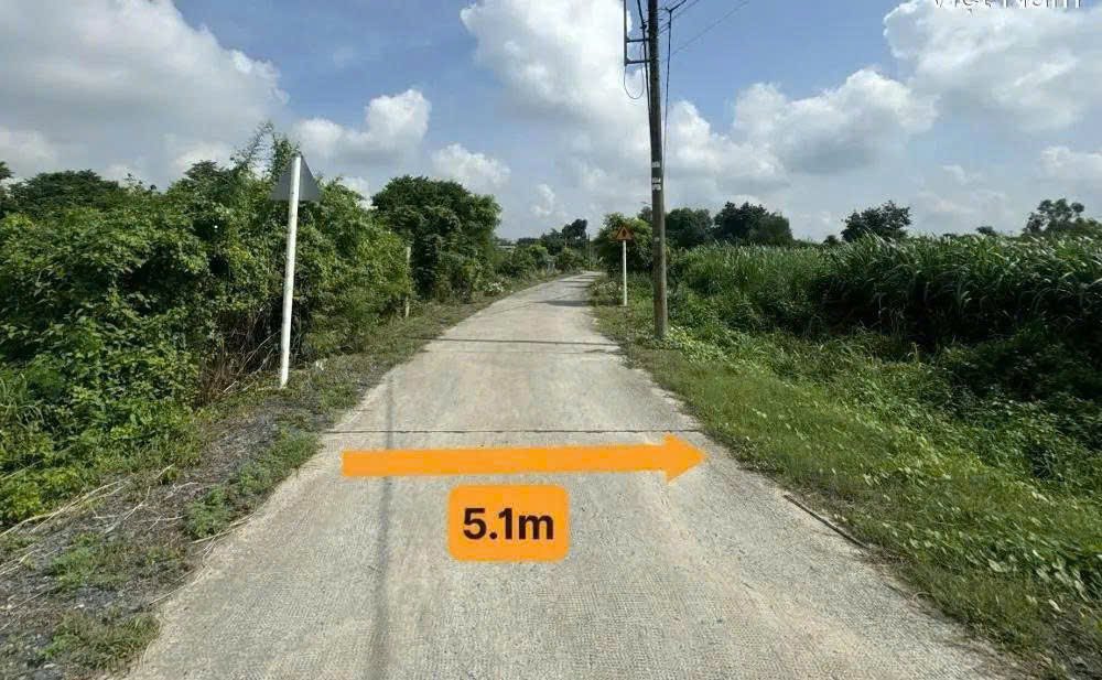 Quyền sử dụng đất và tài sản gắn liền với đất tại Thửa đất số: 581, tờ bản đồ số: 40 Quyền sử dụng đất và tài sản gắn liền với đất tại Thửa đất số: 581, tờ bản đồ số: 40